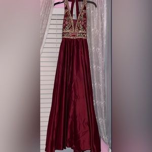 I am selling a Blondie Nites Dress, perfect for any occasion